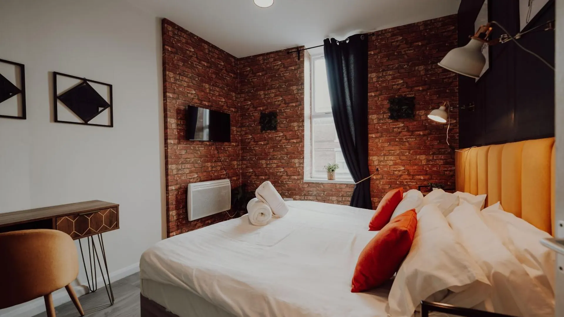 City Apartment, Sleeps 4, Sofa Bed, Free Parking, Central Nottingham 0*,
